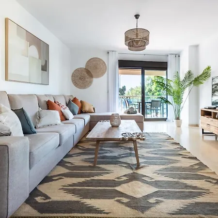 Center Iii Apartment