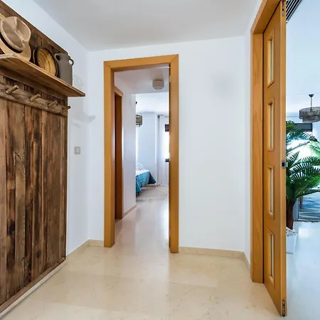 Center Iii Apartment *